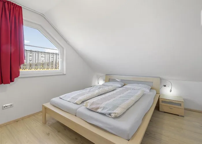 Windfluechter Links Mit Sauna Ferienhaus *